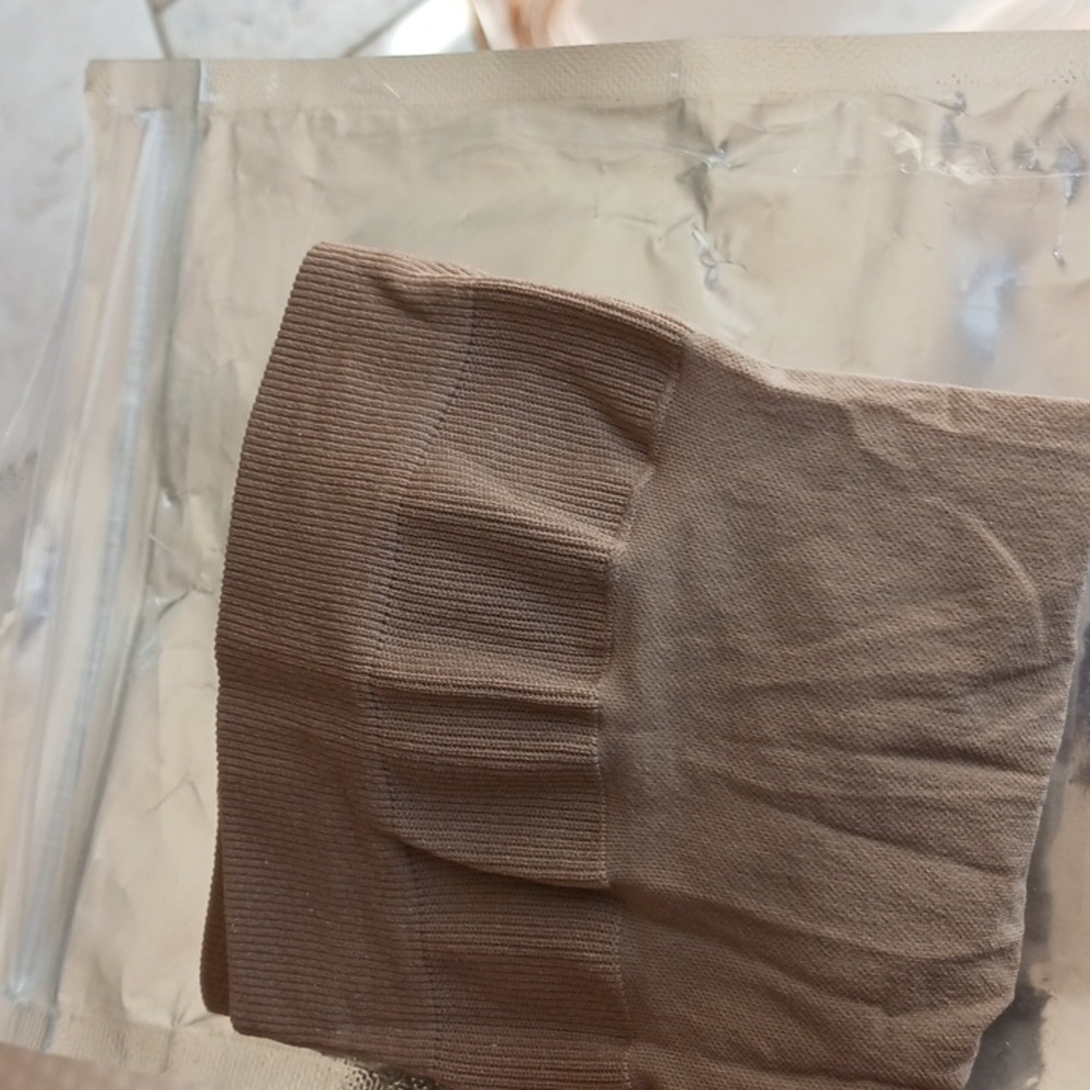 Women's light compression knee highs. Sz 5. Xl, light beige- made in Italy - Picture 8 of 11